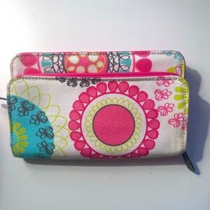 Thirty One Free To Be Soft Wallet - Citrus Medallion